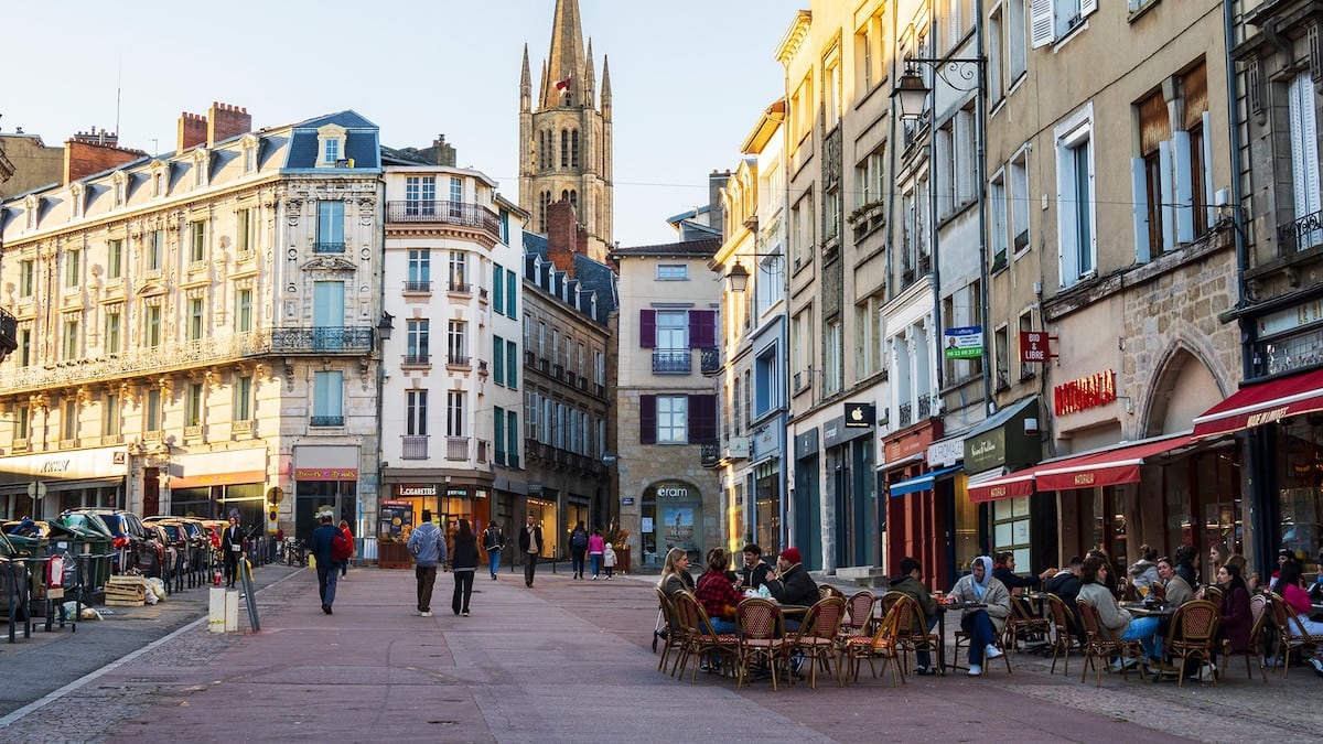 Limoges, dos horas y media desde París para meterse en el mundo del esmalte y la porcelana