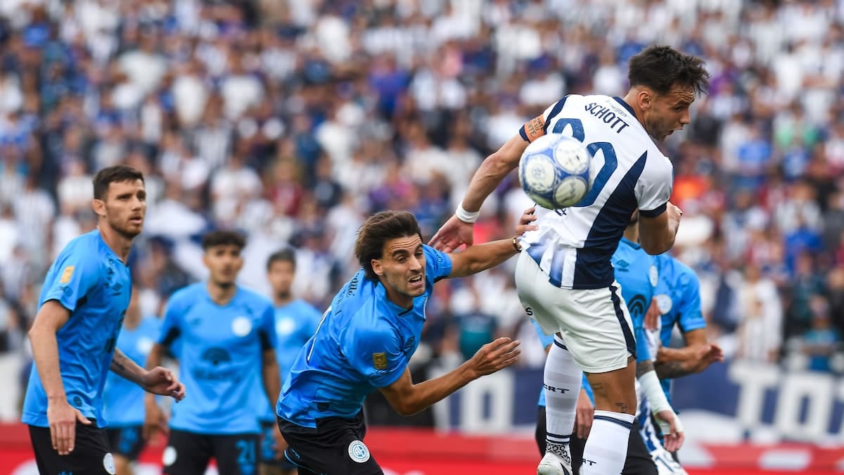 Hernández entró, Belgrano pegó y el clásico cordobés se pintó de celeste