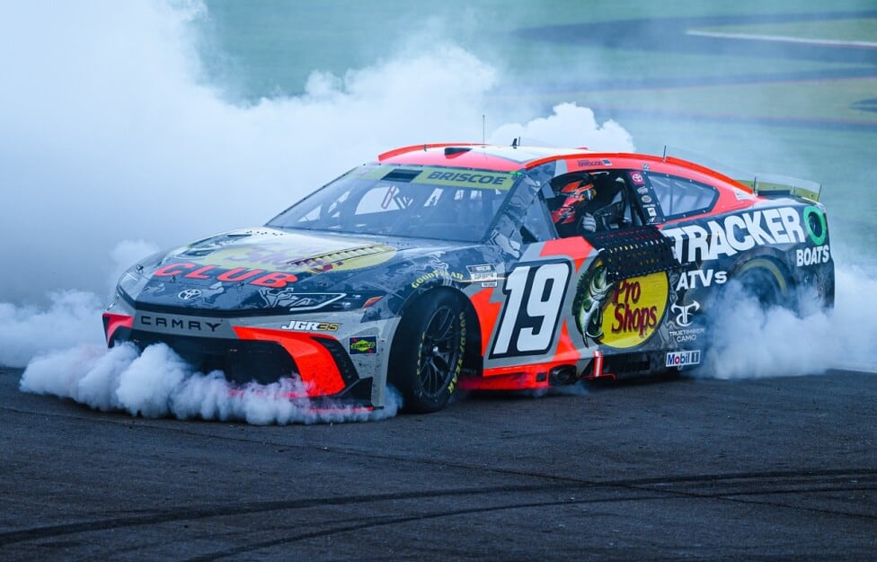 Briscoe aguantó en la última curva y se quedó con la victoria en Las Vegas: Larson se lleva un premio extra