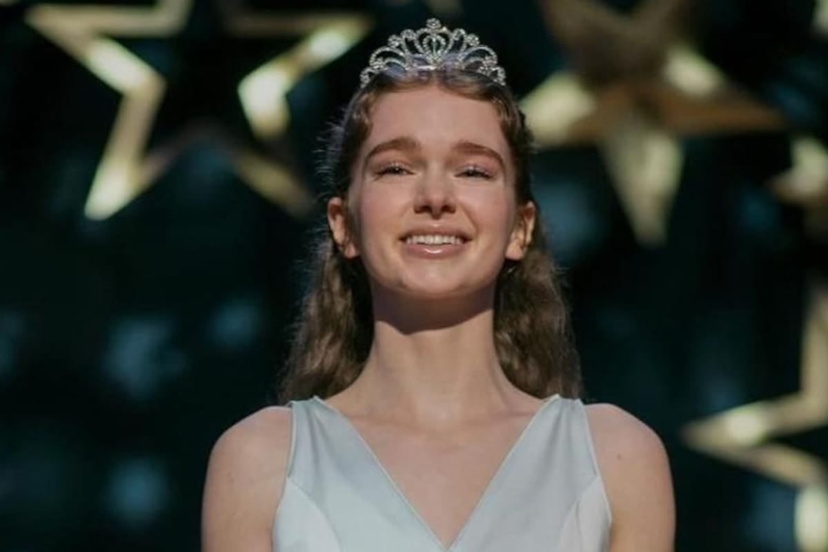 Carrie vuelve a empezar: esta vez, el acoso también entra por la pantalla del celular