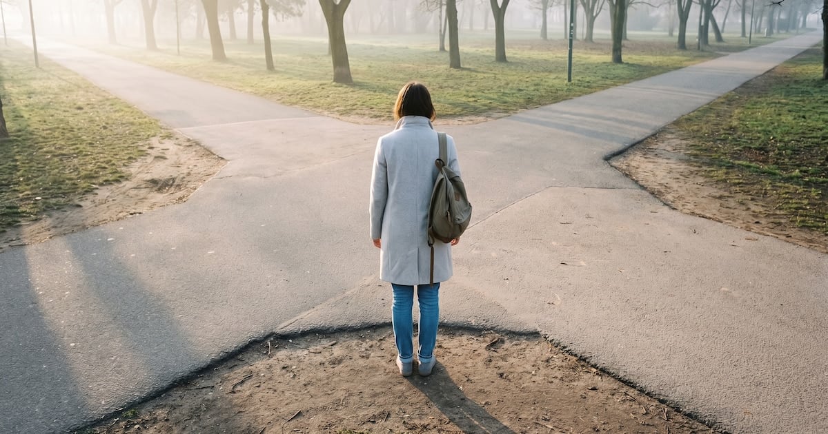 Elegir la propia vida: el ejercicio que propone un filósofo de Emory para dejar de vivir el guion ajeno