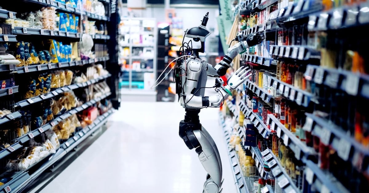 Robots daneses salen a góndola mientras el supermercado duerme: la apuesta nocturna que quiere jubilar la reposición manual