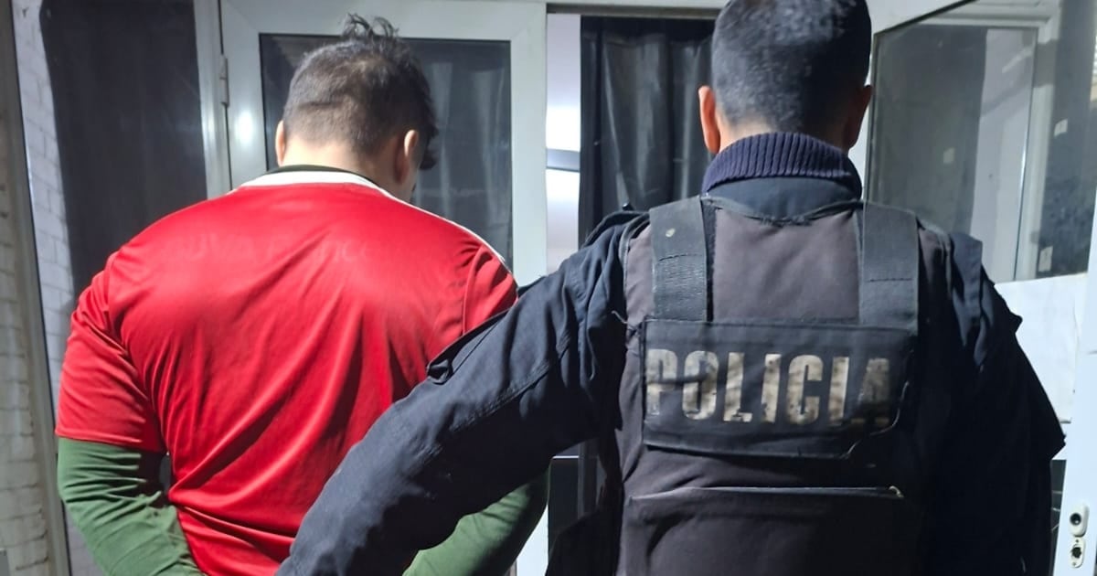 Un ex policía exonerado quedó detenido como único acusado del crimen de una joven en una pensión de Rosario