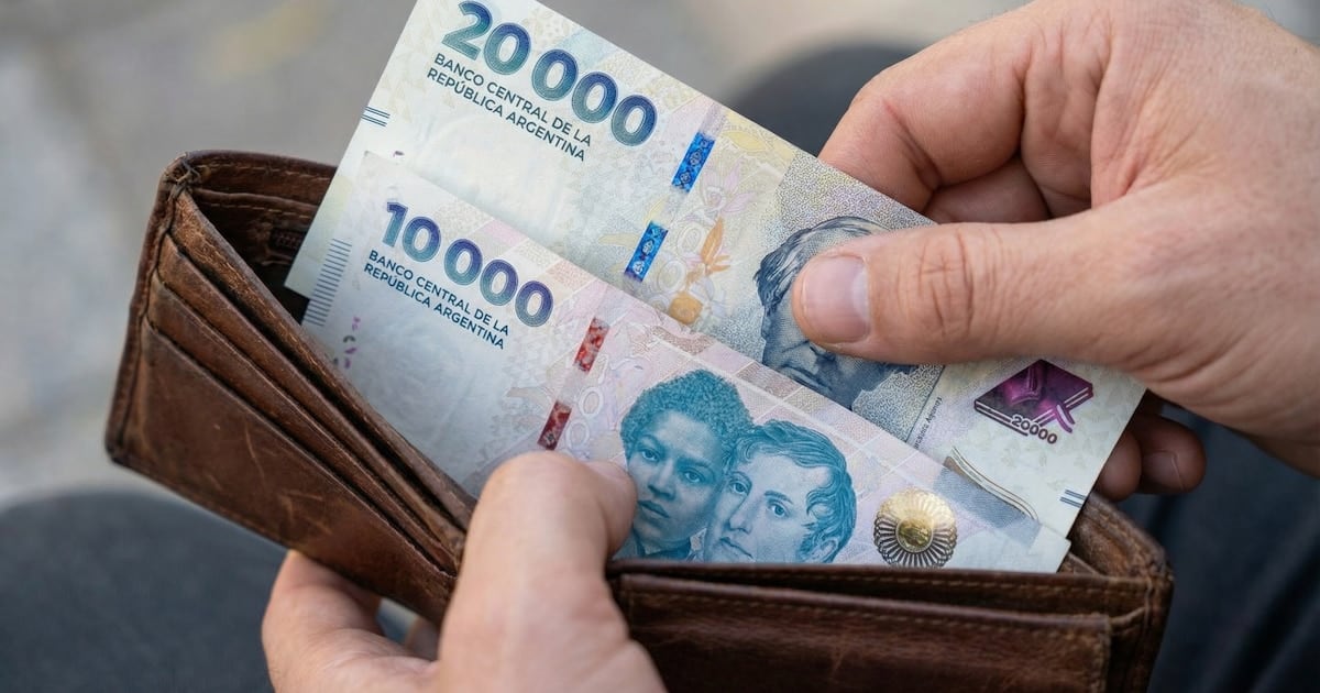 La economía cotidiana se volvió el tema más sensible: siete de cada diez argentinos la califican como mala