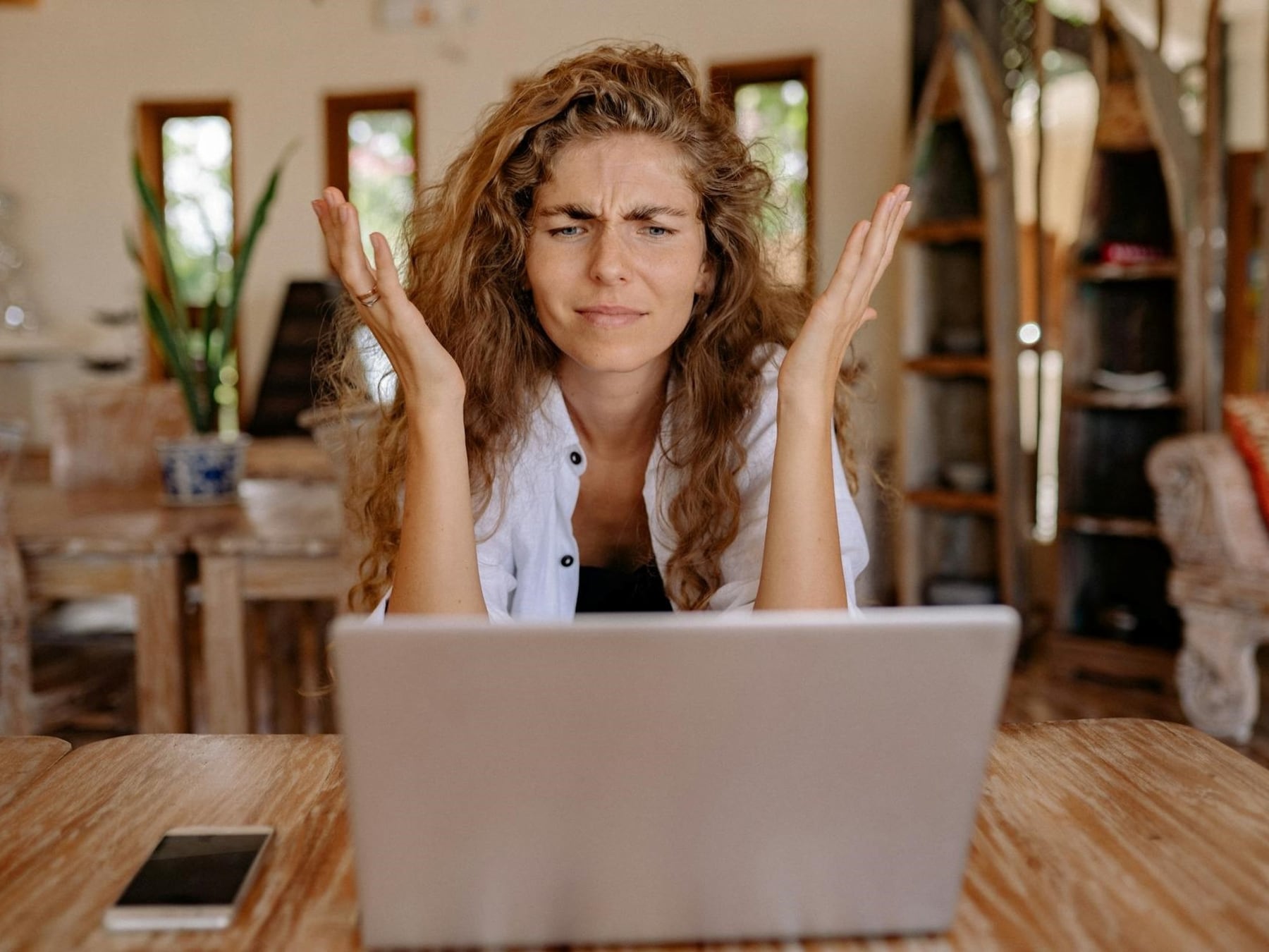 Cortisol, el villano que las redes inventaron y la endocrinología desmiente