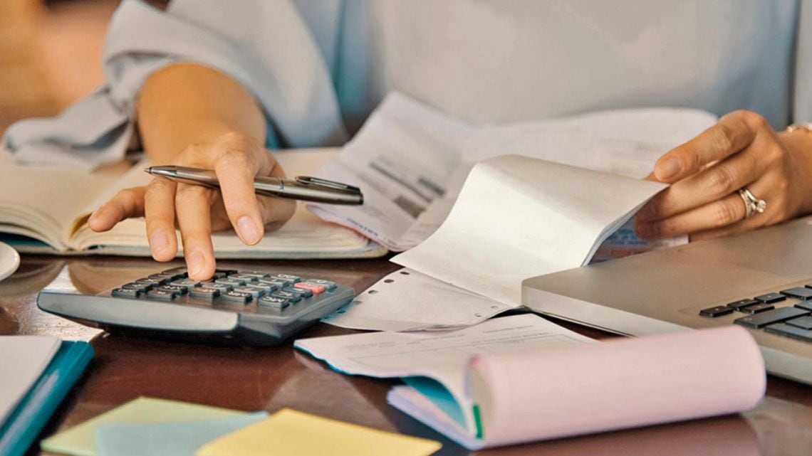 La mora familiar se sostiene cerca de su techo: 12,81% en agosto y duplica el registro de un año atrás