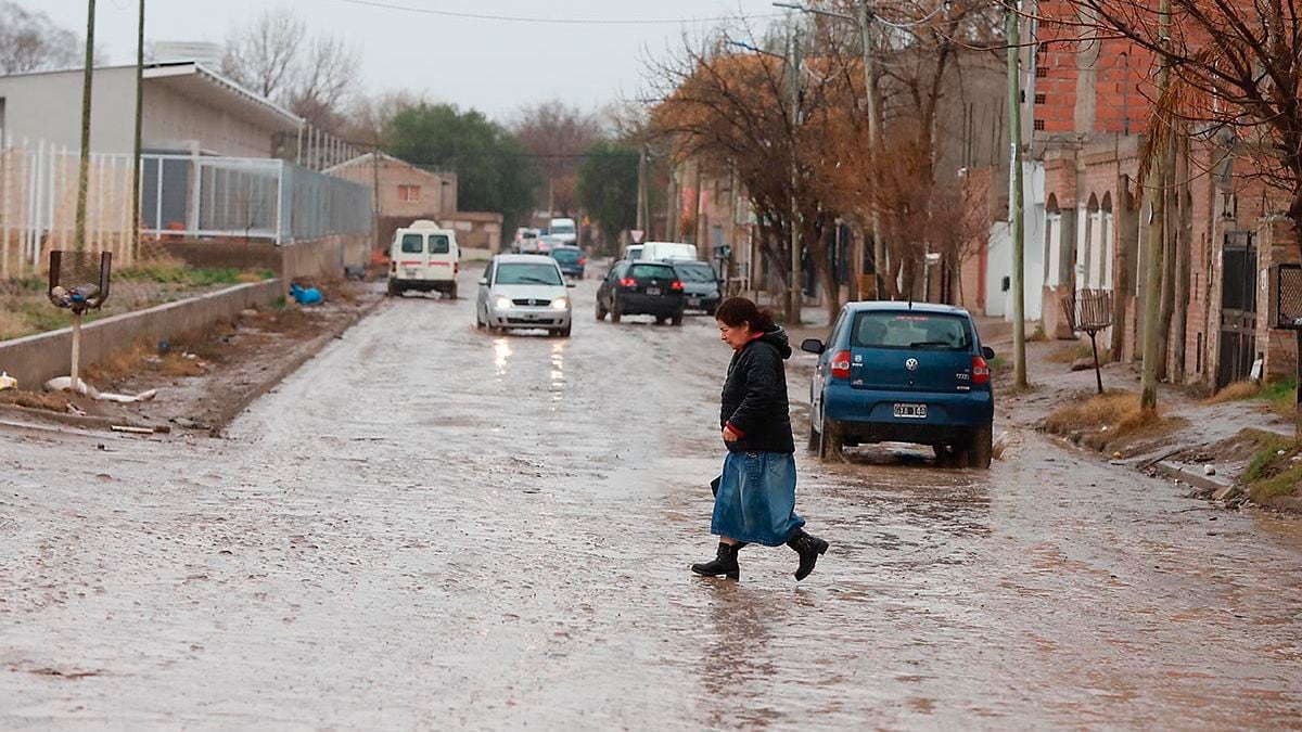 Suelos saturados, arroyos dormidos que vuelven a correr: cómo prepararse en Neuquén antes de la próxima tormenta