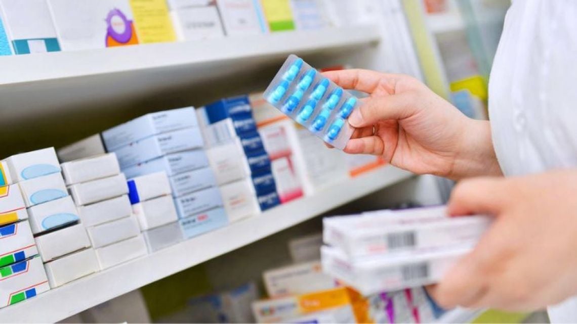 Remediar se quedó en seis medicamentos y los centros de salud del país dejaron de recibir el resto
