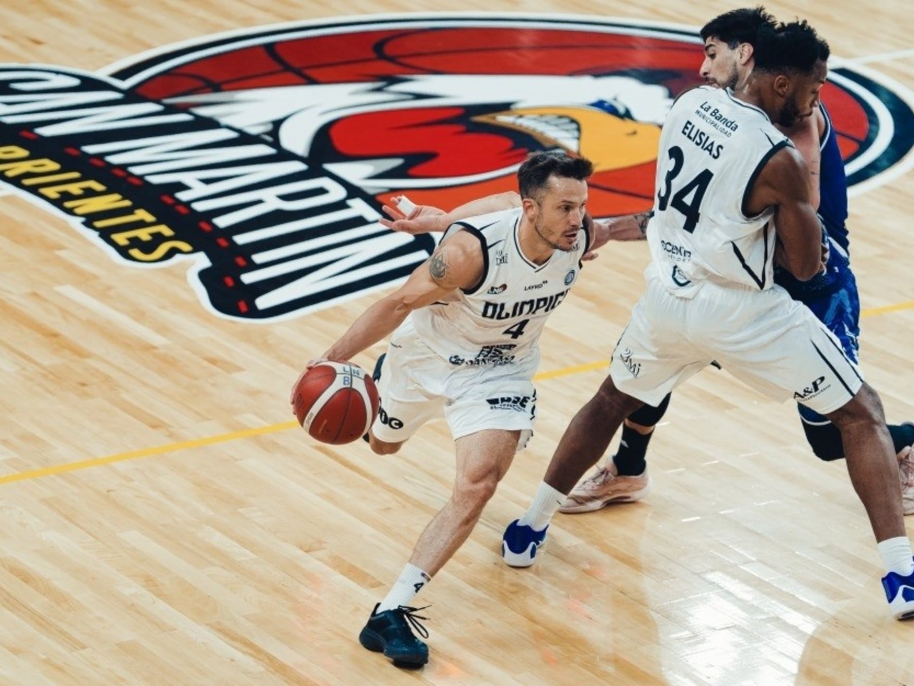 Olímpico le ganó el duelo correntino al Remero y se prende arriba