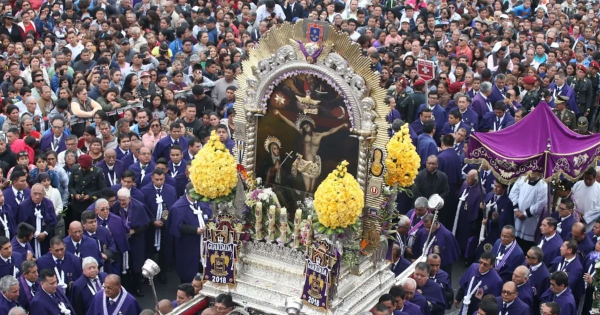 Caminé detrás del Cristo Moreno por el centro de Lima: lo que se vive en la procesión del Señor de los Milagros
