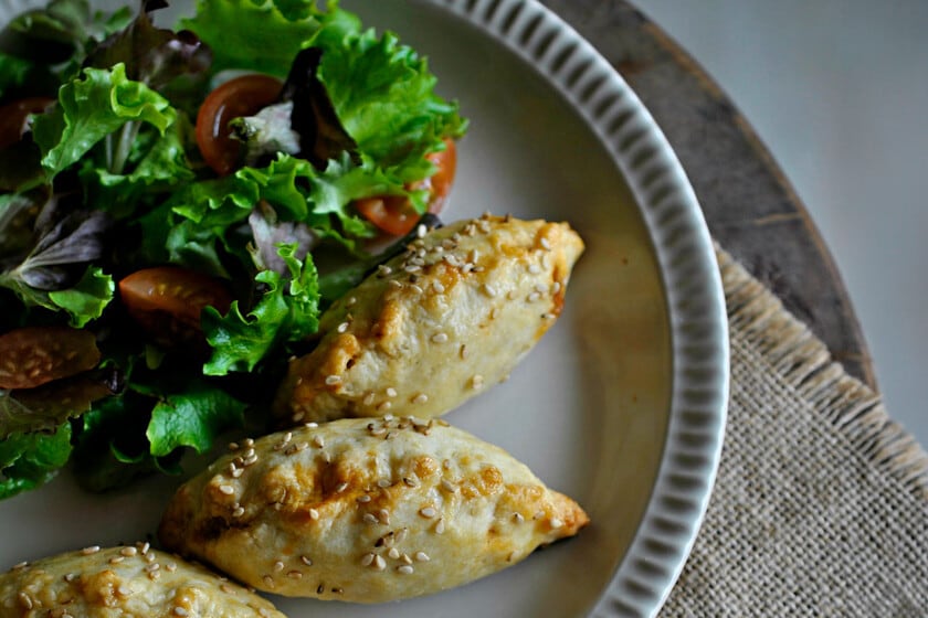 Empanadillas caseras de ternera y champiñones: la clave está en hacer la masa y descansar el relleno