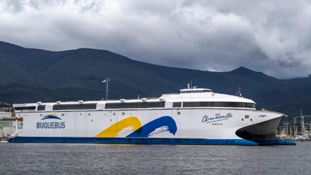 Un catamarán a batería inauguró una nueva forma de cruzar de Buenos Aires a Colonia