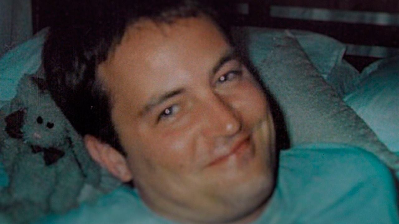 La vida de Matthew Perry, más allá de Chandler Bing: Netflix reúne los testimonios de su círculo íntimo